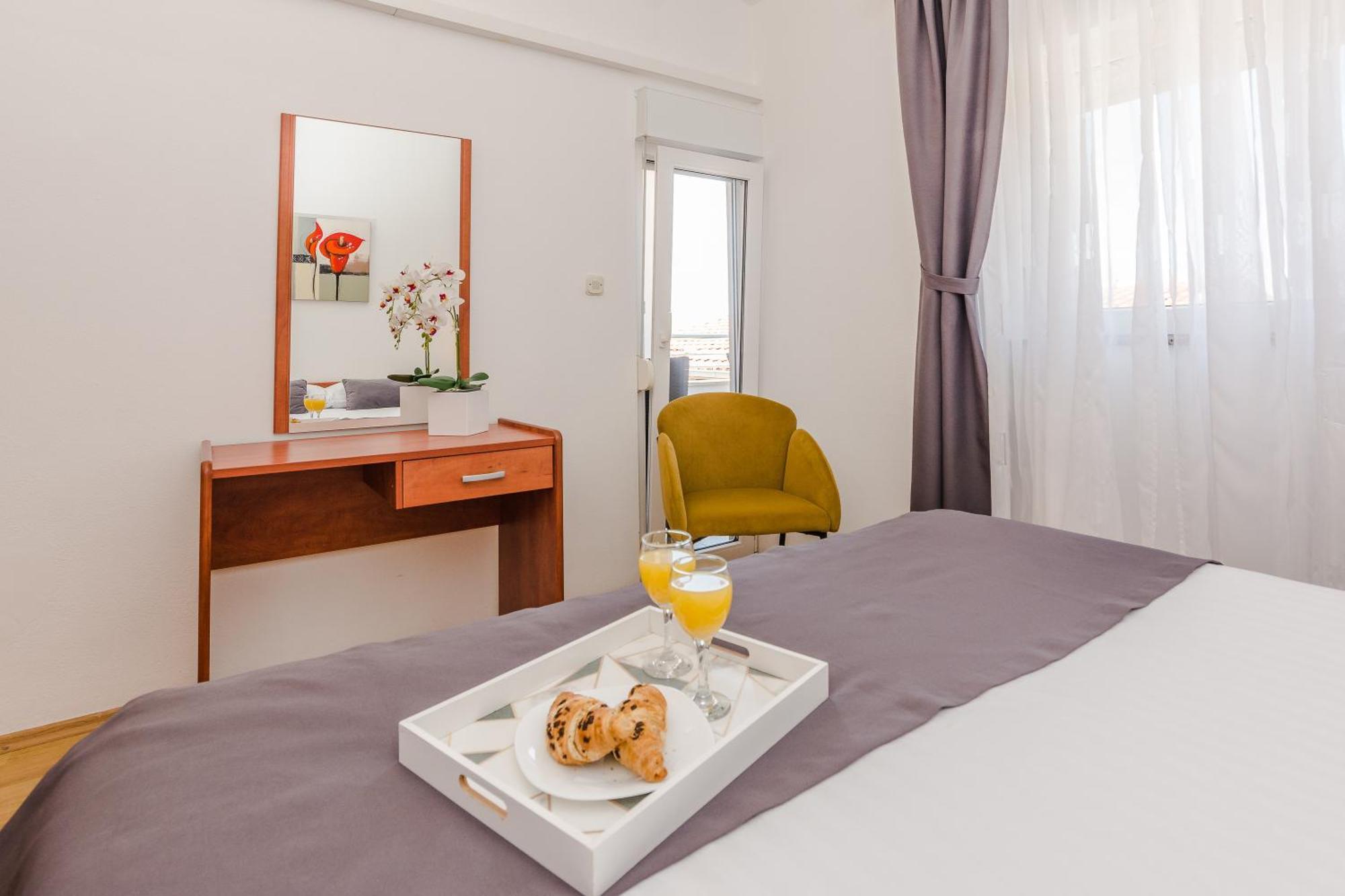 Apartmani Tomeri 스타리그라드 파클레니차 외부 사진