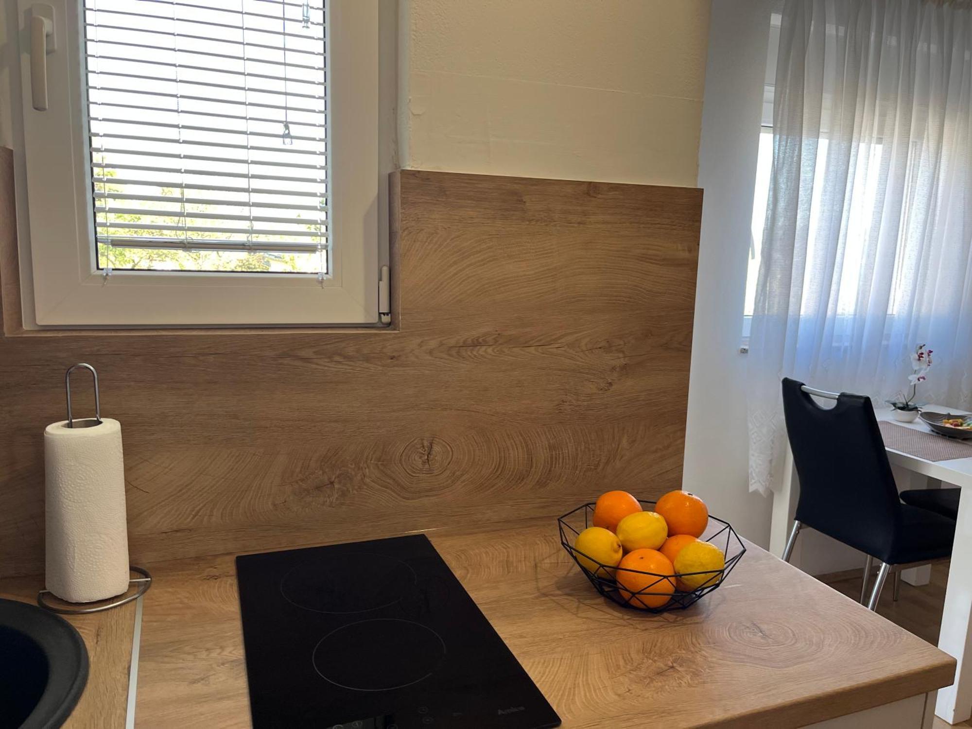 Apartmani Tomeri 스타리그라드 파클레니차 외부 사진